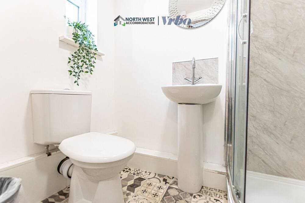 Foto 2 von 8: Contractor/Corporate Stays – Full Amenities, Near Liverpool and Warrington