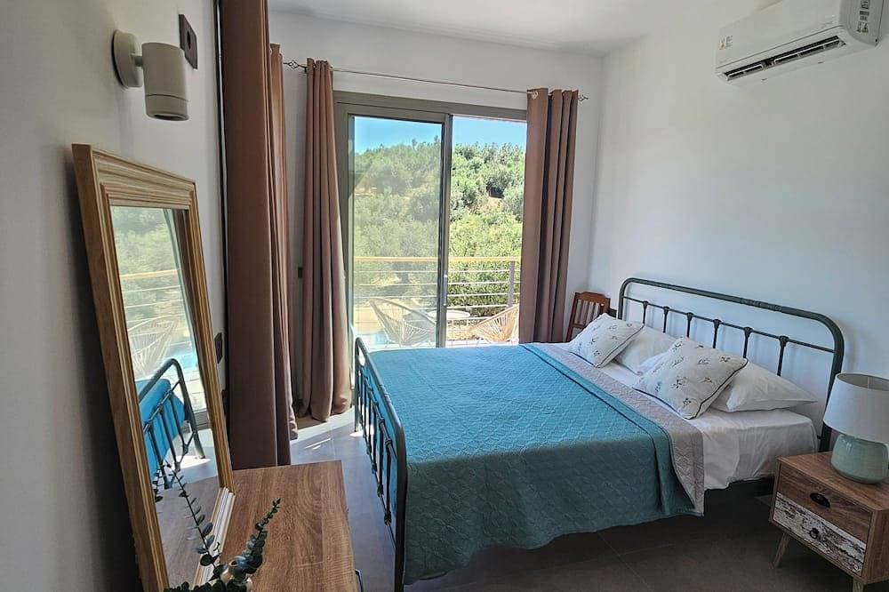 This new built, beautiful 2-bedroom villa features two en-suite bedrooms 1