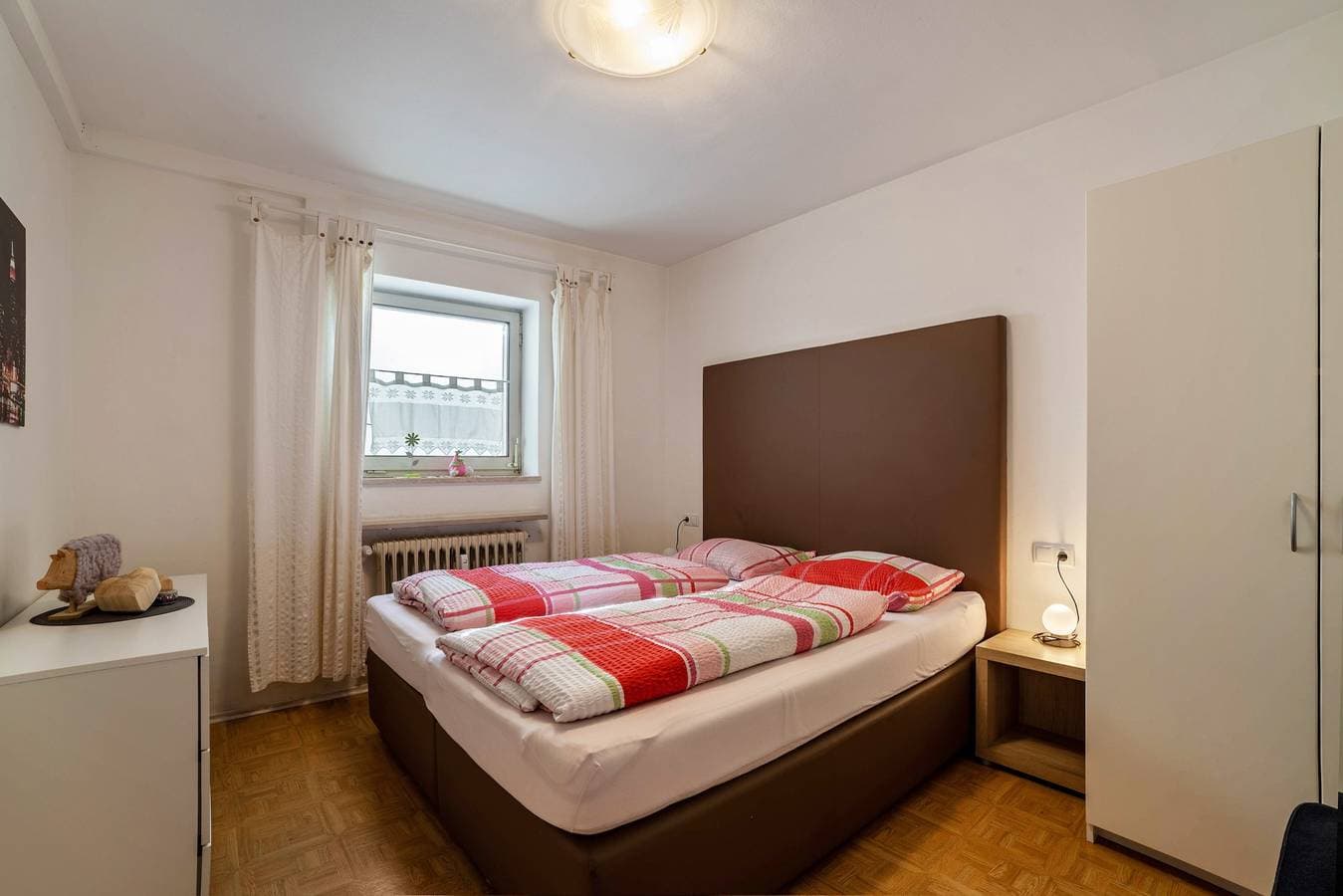 Foto 8 von 25: Ferienwohnung 'Ella' mit Bergblick, Pool (Juni - August), privater Terrasse und WLAN