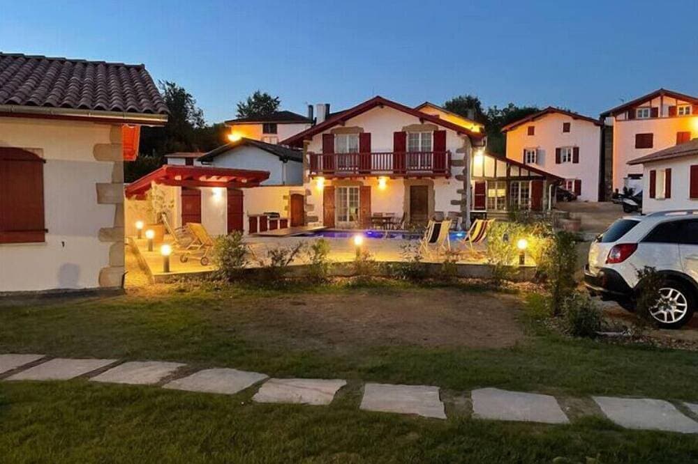 Foto 10 von 26: New-walk to town-climatisé-terrasse-pets-parking-calm