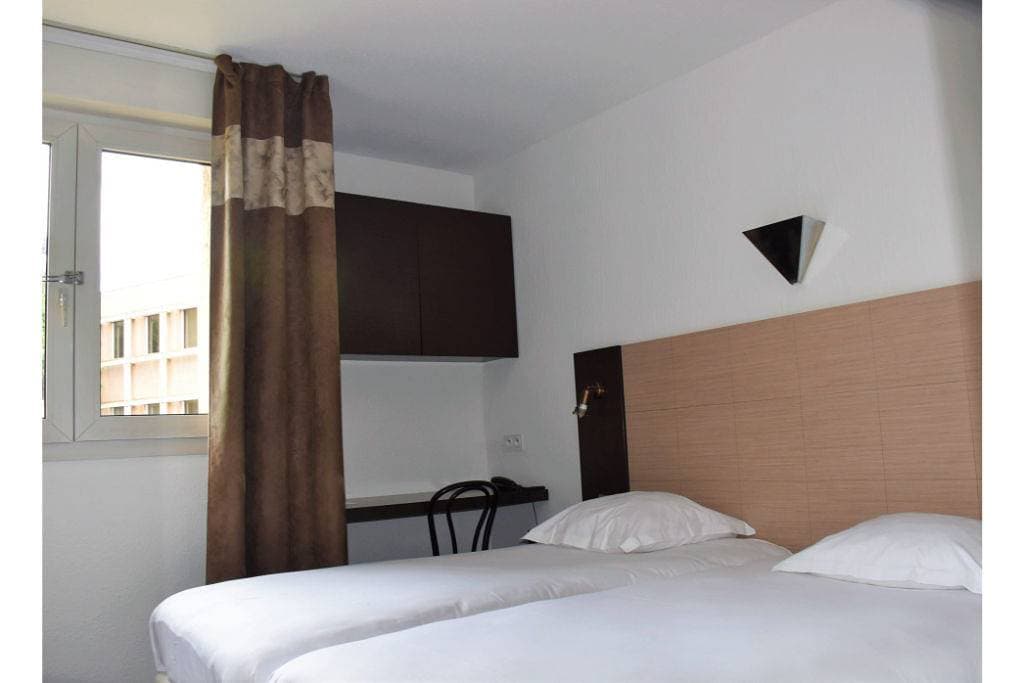 Hotel 1