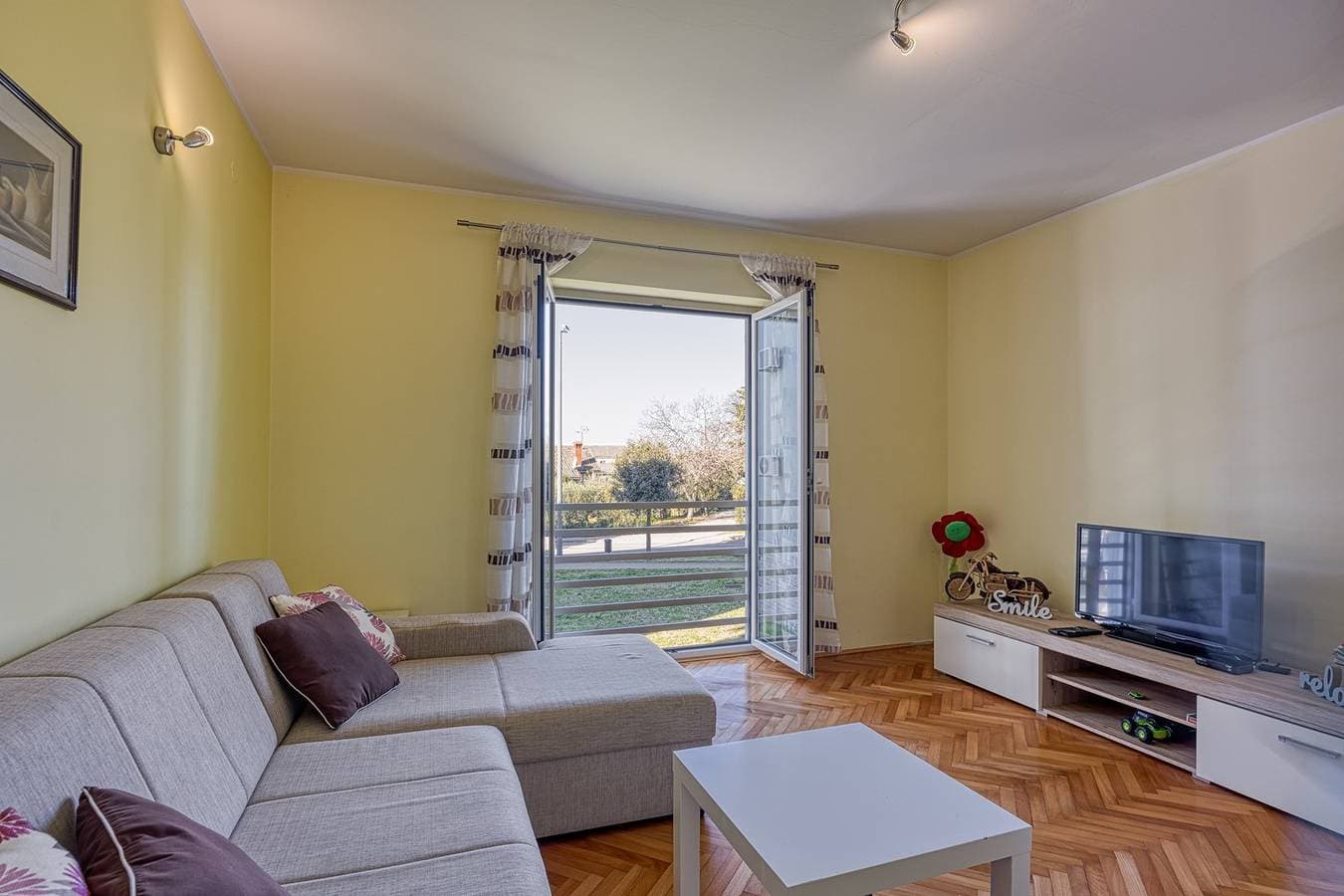 Apartment Rosa mit Balkon 1