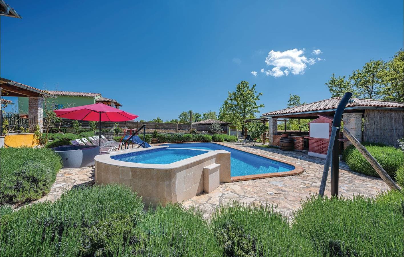 Foto 7 von 70: Geräumige 2-Zimmer-Wohnung mit Pool und Parkplatz – inklusive schnellem WLAN!