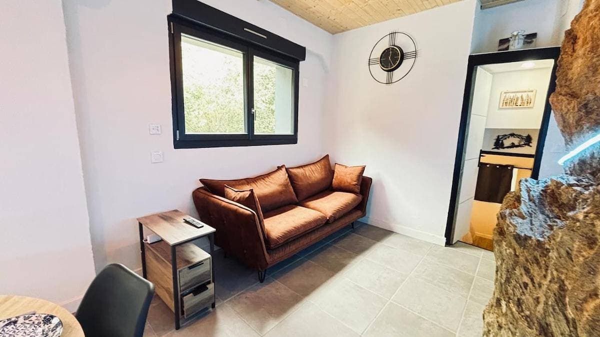 Foto 5 von 28: Two-Bedroom Apartment