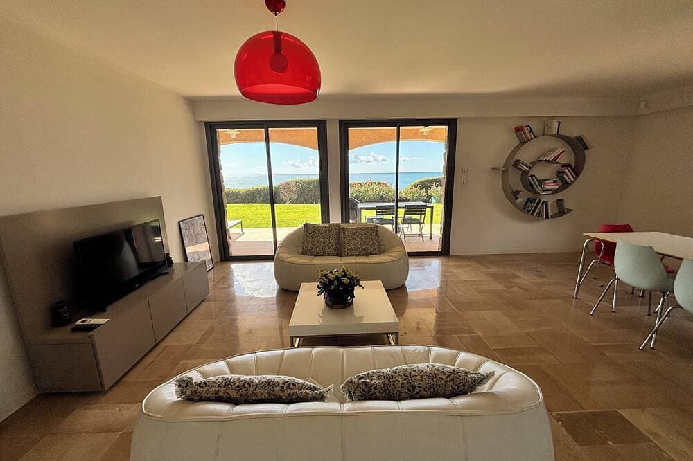 Foto 12 von 26: Hervorragende moderne Unterkunft - Atemberaubender Meerblick, 3 Minuten vom Strand entfernt