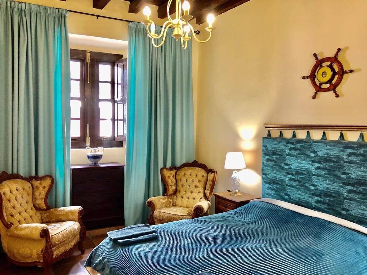 Foto 5 von 8: Twin Room with Shared Bathroom