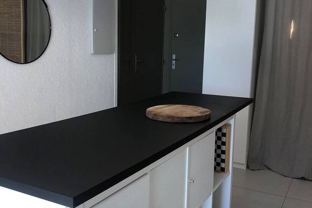 Foto 4 von 10: T2 klimatisierte Wohnung, herrliche Terrasse von 130 m2 mit Blick auf das Meer (Wifi inklusive)