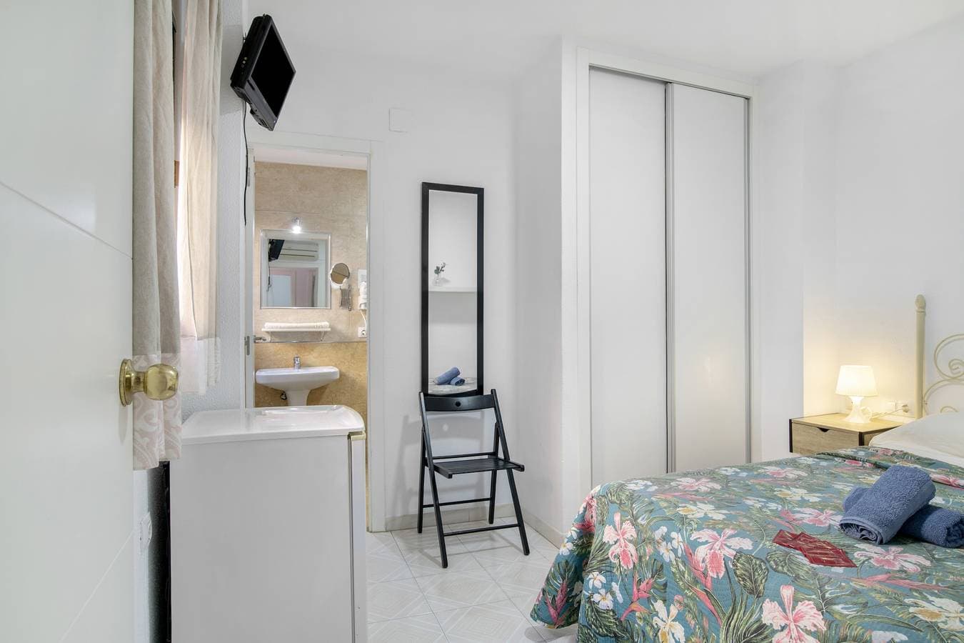 Foto 4 von 22: Doppelzimmer - 3 mit WLAN und Klimaanlage
