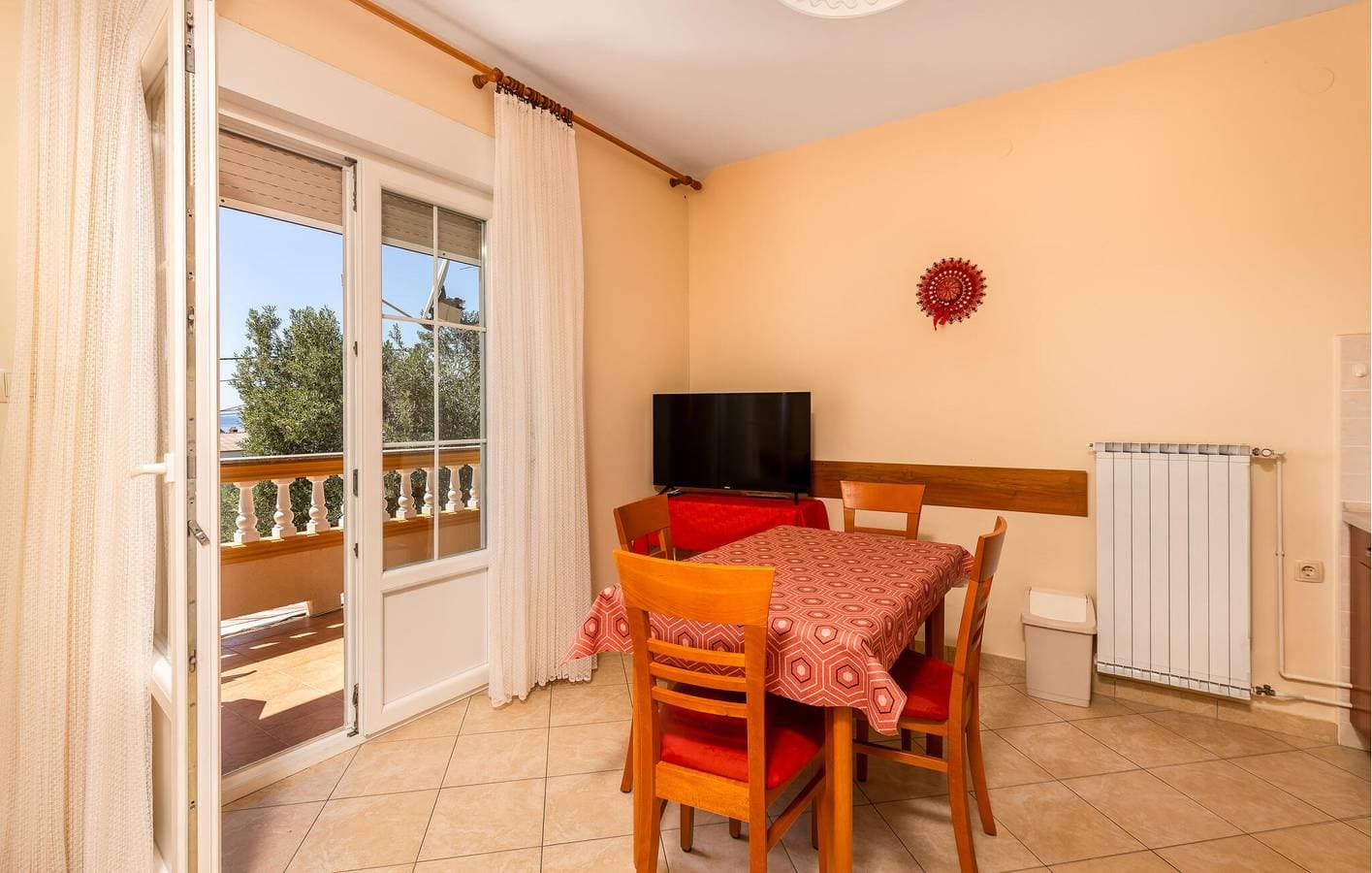 Foto 11 von 21: Gemütliches Apartment mit Meerblick, WLAN, Parkplatz und Terrasse in Strandnähe