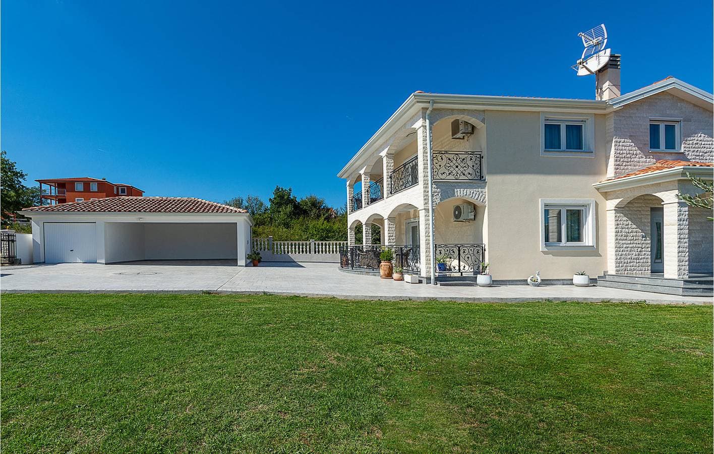 Foto 4 von 29: Gemütliche 1-Zimmer-Wohnung mit Terrasse in der Nähe von Plovanija und lokalen Sehenswürdigkeiten