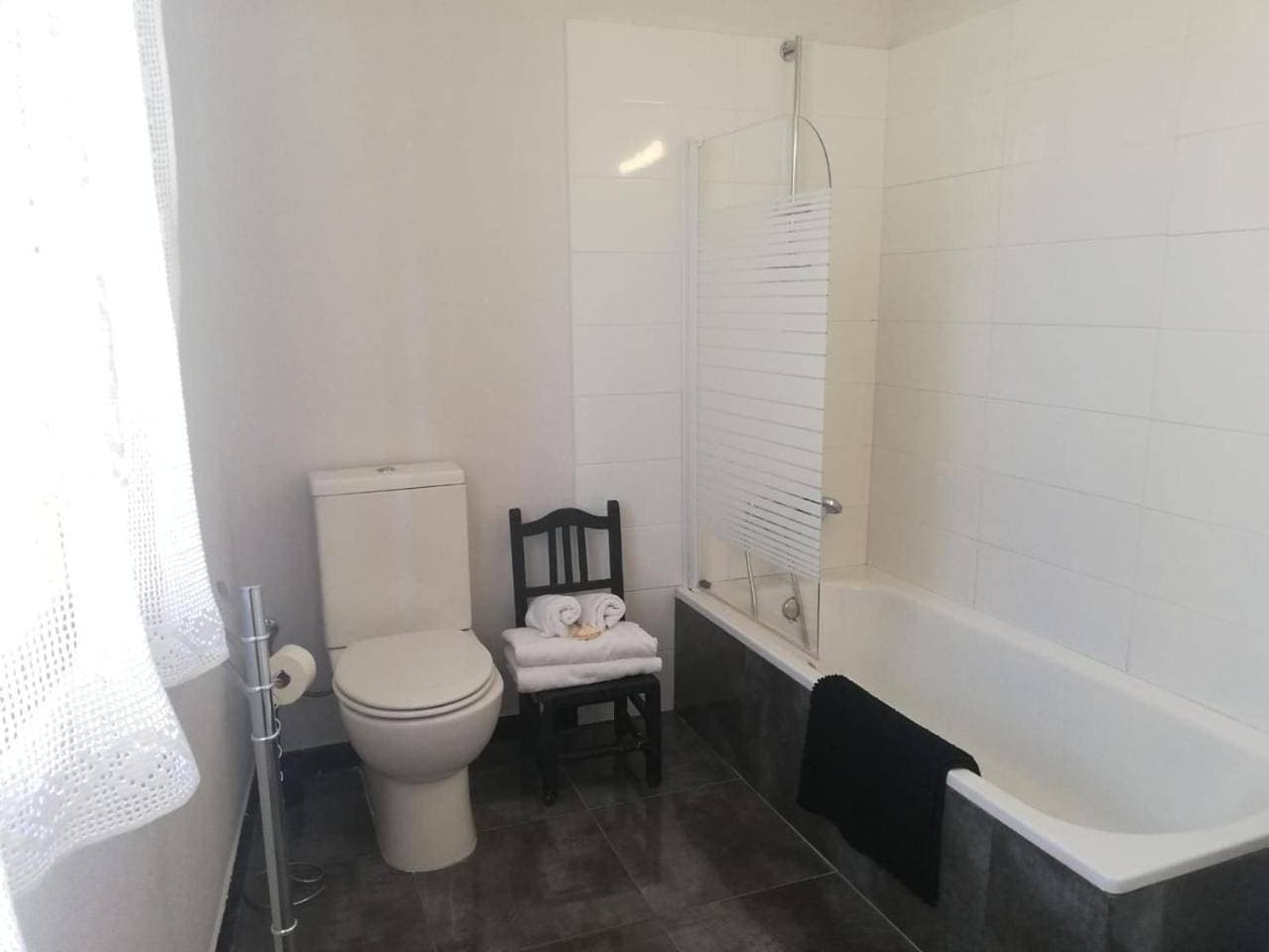 Foto 12 von 37: Three-Bedroom House