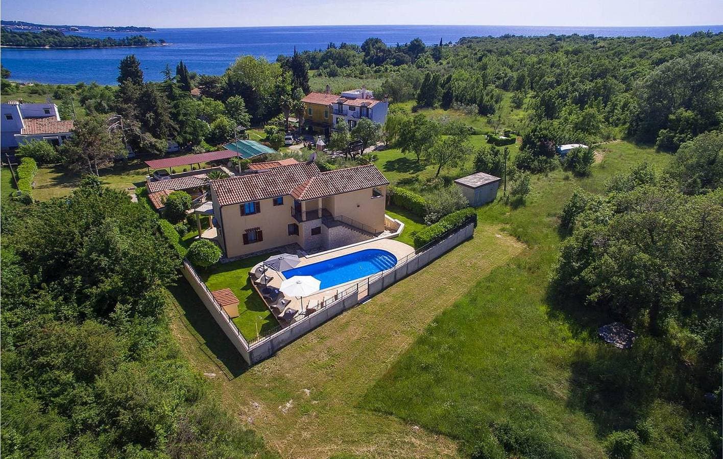 Foto 2 von 25: Charmante Ferienwohnung mit Pool, Terrasse und nur 600 m vom FKK-Strand entfernt