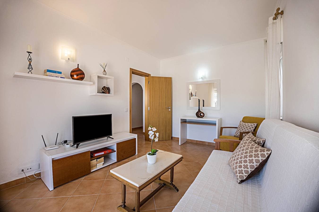 Foto 4 von 27: Ferienhaus Casa Bege T2 mit Gemeinschaftspool, Gemeinschaftsgarten, Terrasse & Wi-Fi