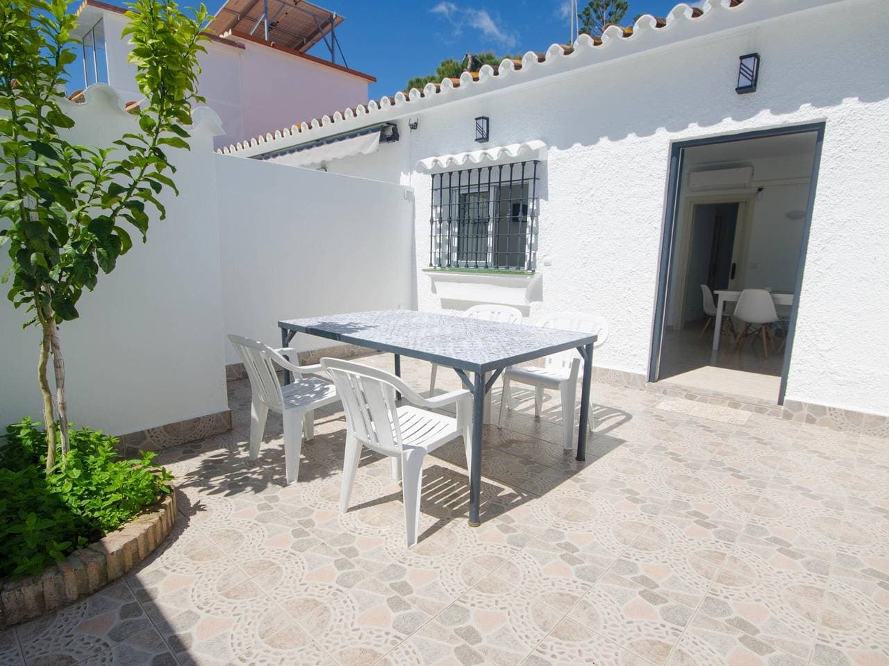 Strandbungalow in Estepona mit privatem Patio und Klimaanlage 1