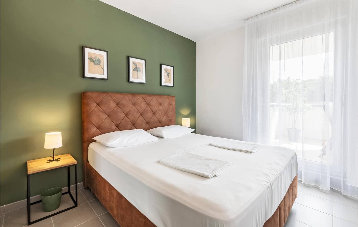Foto 10 von 29: Gemütliche 1-Zimmer-Wohnung mit Terrasse, 1000 m vom Strand Bijela entfernt