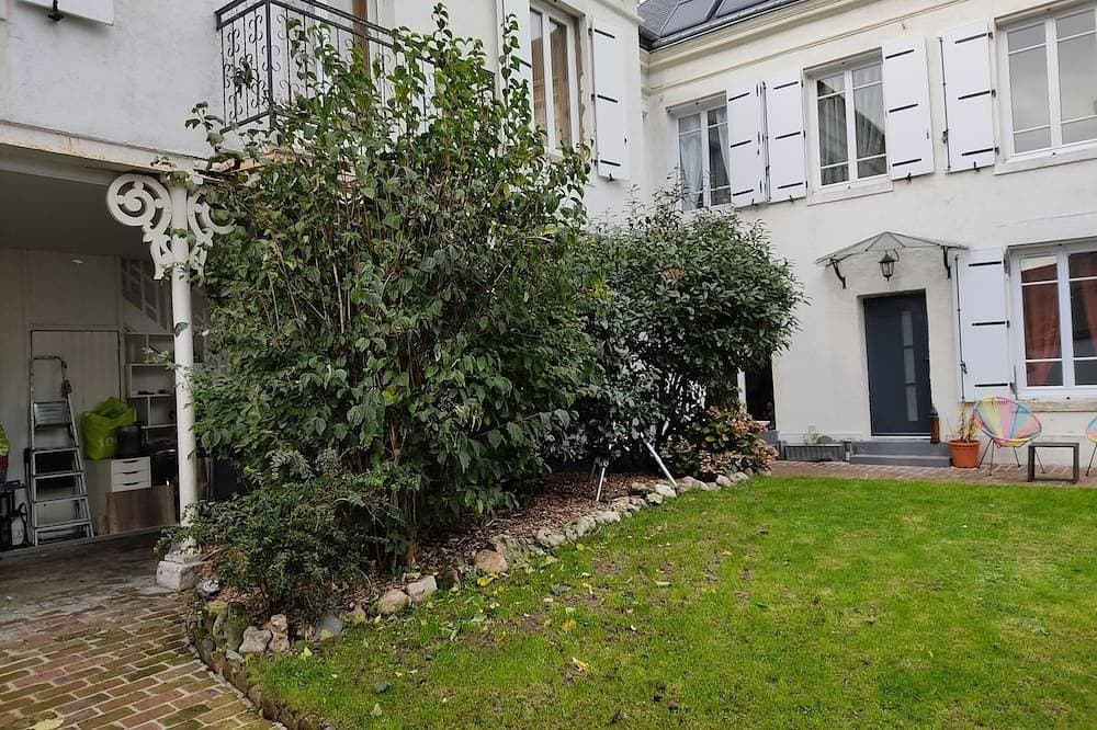 Foto 11 von 14: Newly renovated apartment in manor house, very close to town center