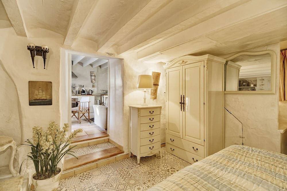 Foto 4 von 23: Romantic 1 bed with private patio overlooking orange grove