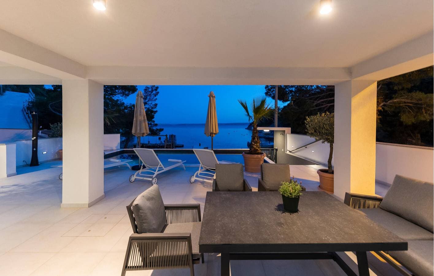 Foto 11 von 43: Gemütliche 200 m² große Wohnung mit Pool, Terrasse und 1,5 km entferntem Strandzugang