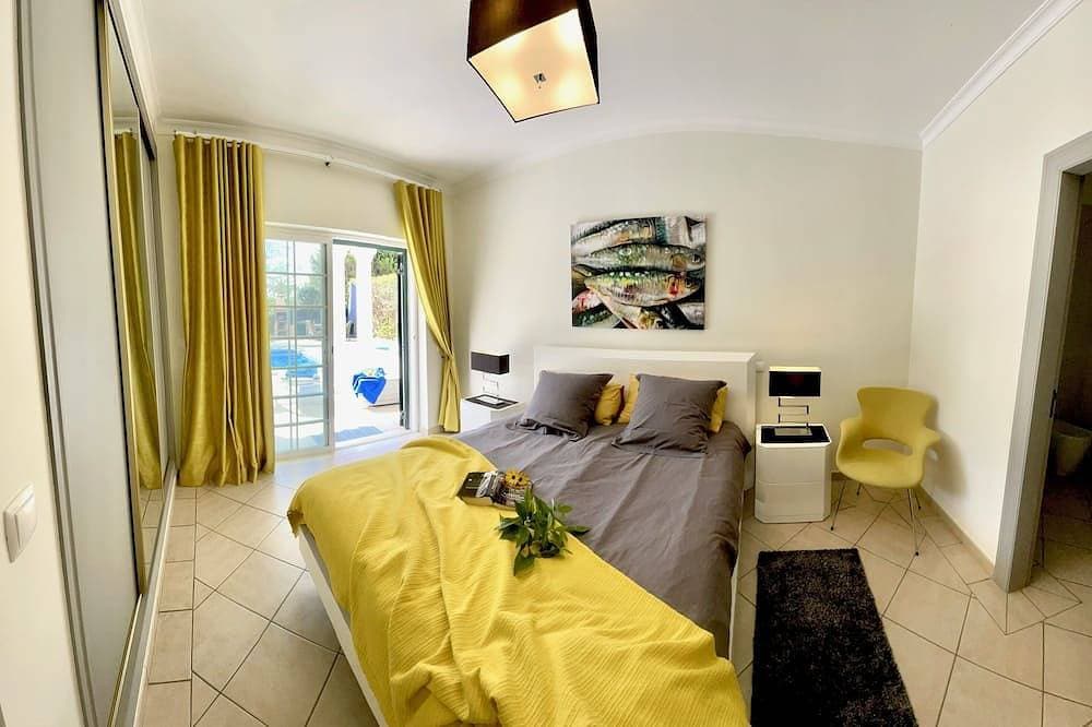 Foto 3 von 30: Exklusive Ferienvilla nahe Meia Praia, Lagos – Pool, WLAN, AC & mehr