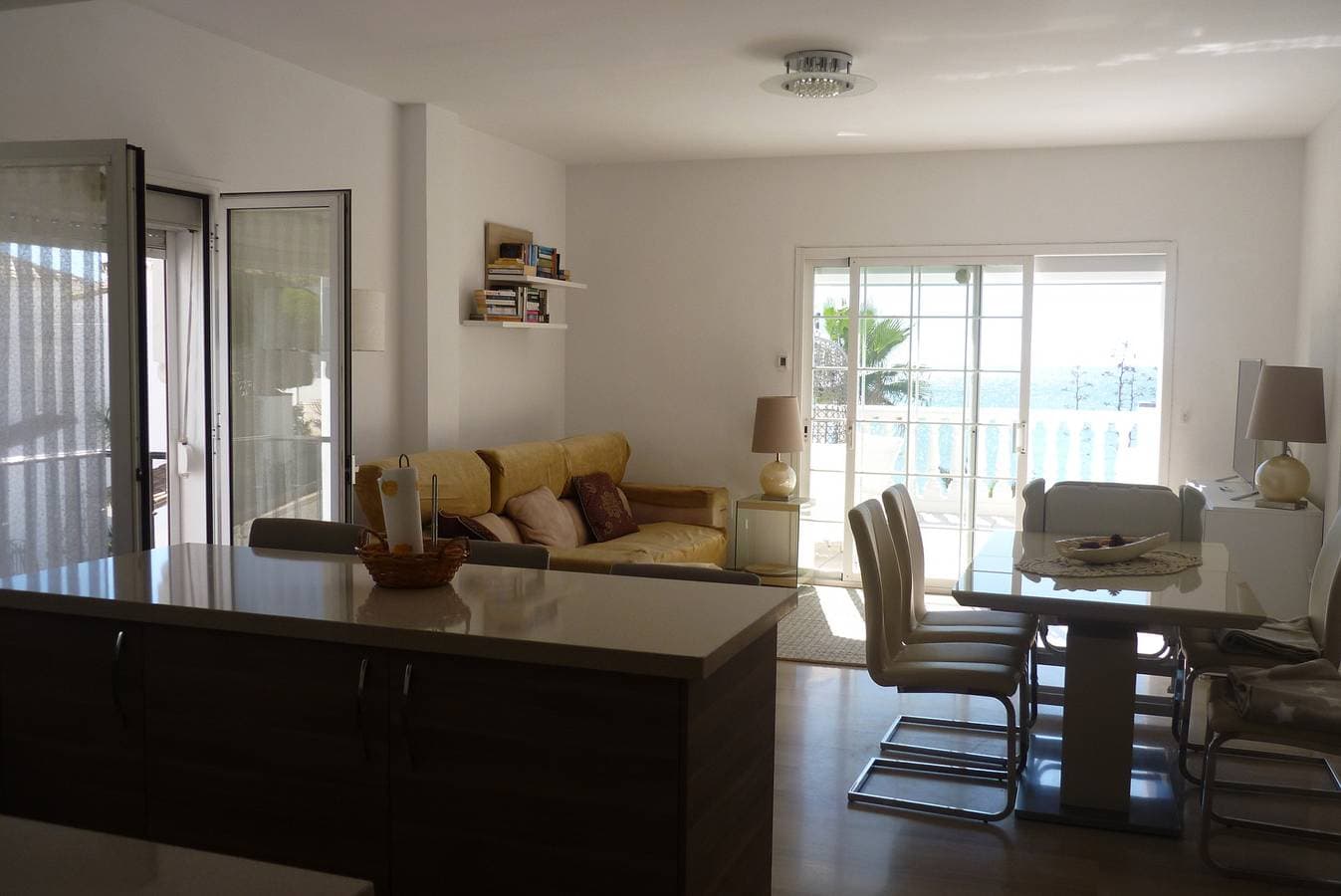 Foto 5 von 18: Fantastic Beachfront Apt El Faro - Arkadia Beach 8