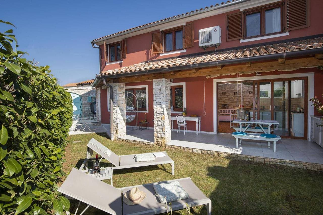 Tolles Ferienhaus Polai In Peroj 1