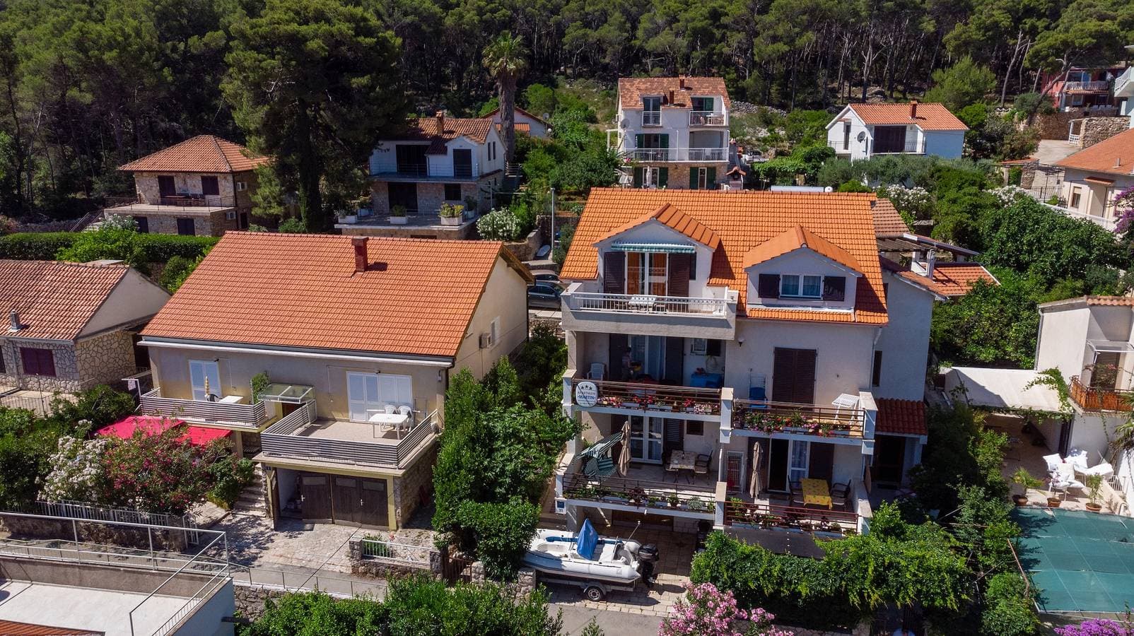 Foto 7 von 32: 1-Zimmer-Ferienwohnung mit Terrasse und Meerblick Jelsa, Hvar A-4017-a