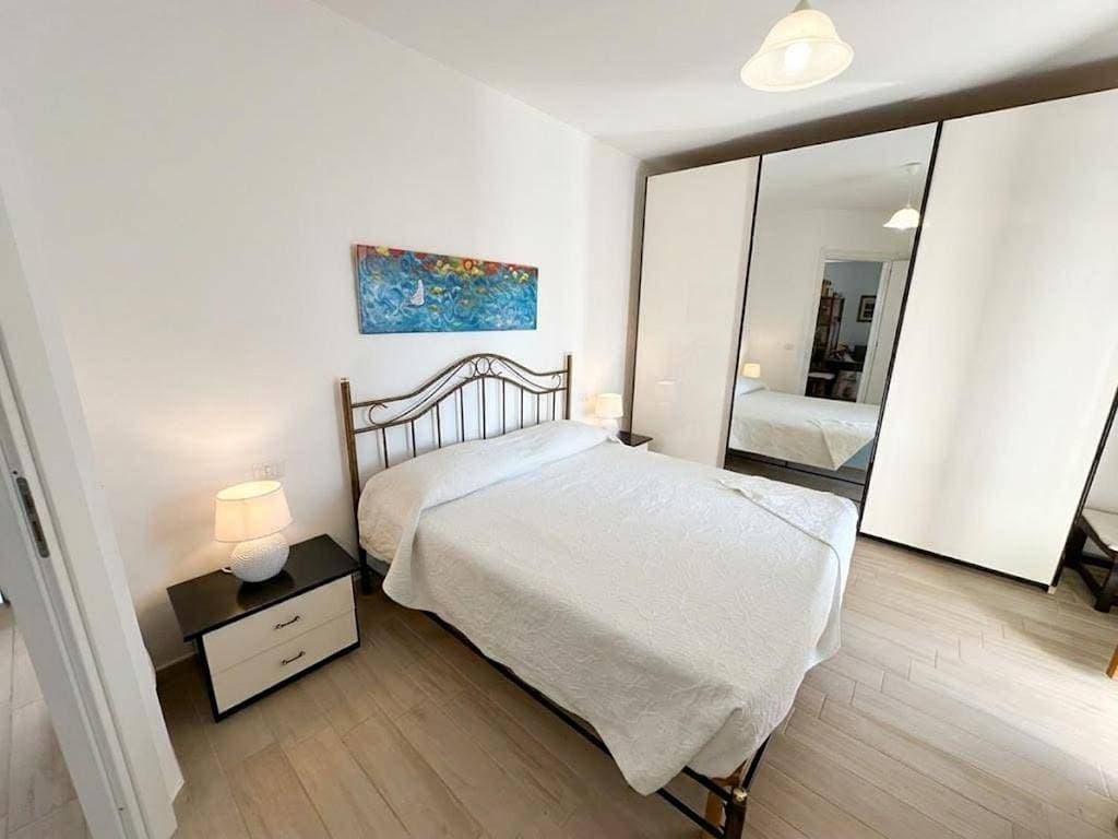 Foto 2 von 26: Two-Bedroom Apartment with Terrace and Sea View