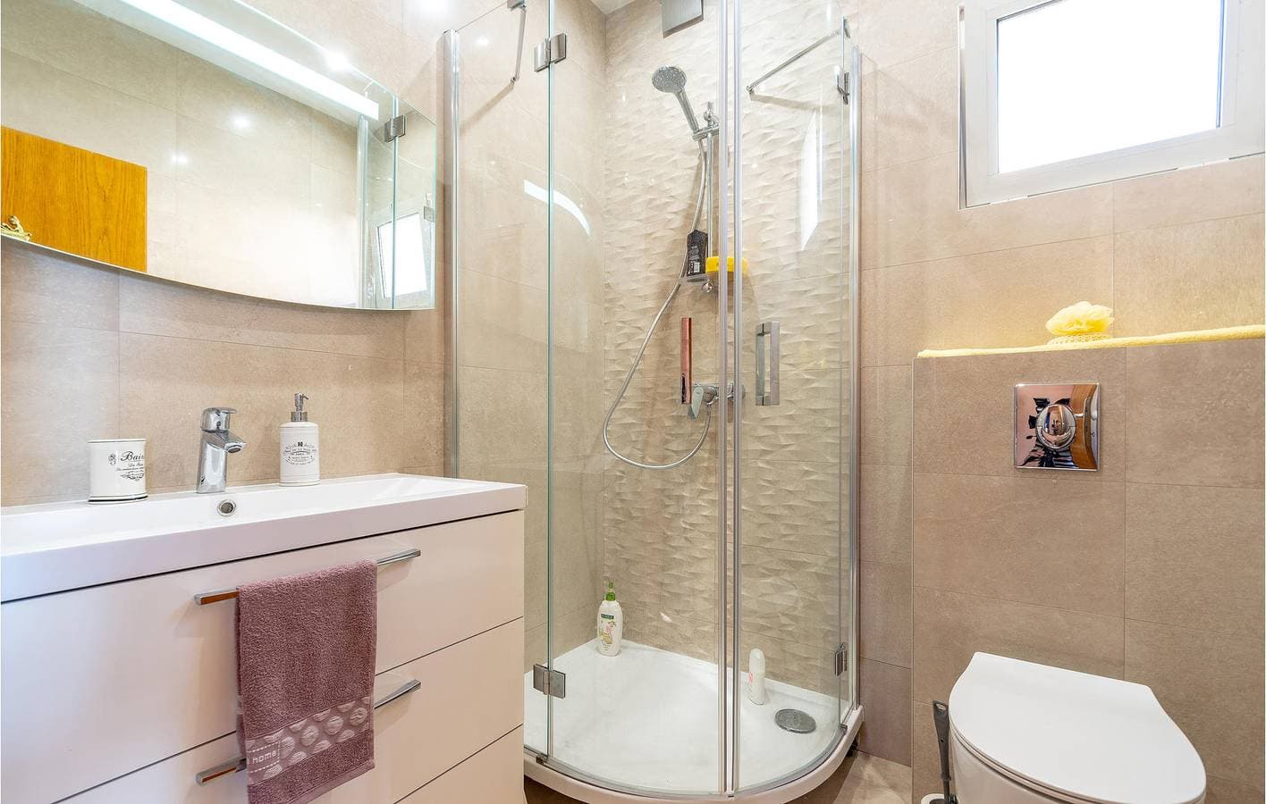 Foto 11 von 21: Reizende Ferienwohnung mit Garten, Terrasse und Zugang zum Strand