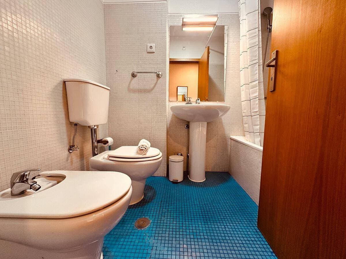 Foto 9 von 18: Gemütliche Ferienwohnung in Nevogilde – 1 km vom Stadtzentrum entfernt, WLAN und Warmwasser!
