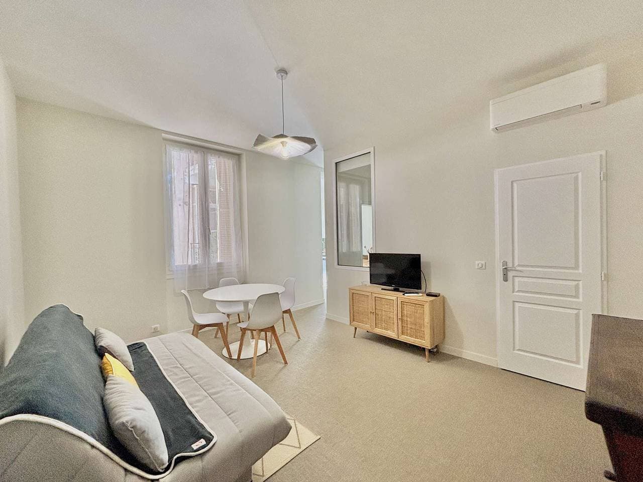 Foto 4 von 15: Zentral gelegenes Apartment in Ajaccio mit Internet, Klimaanlage und Nähe zu Sehenswürdigkeiten