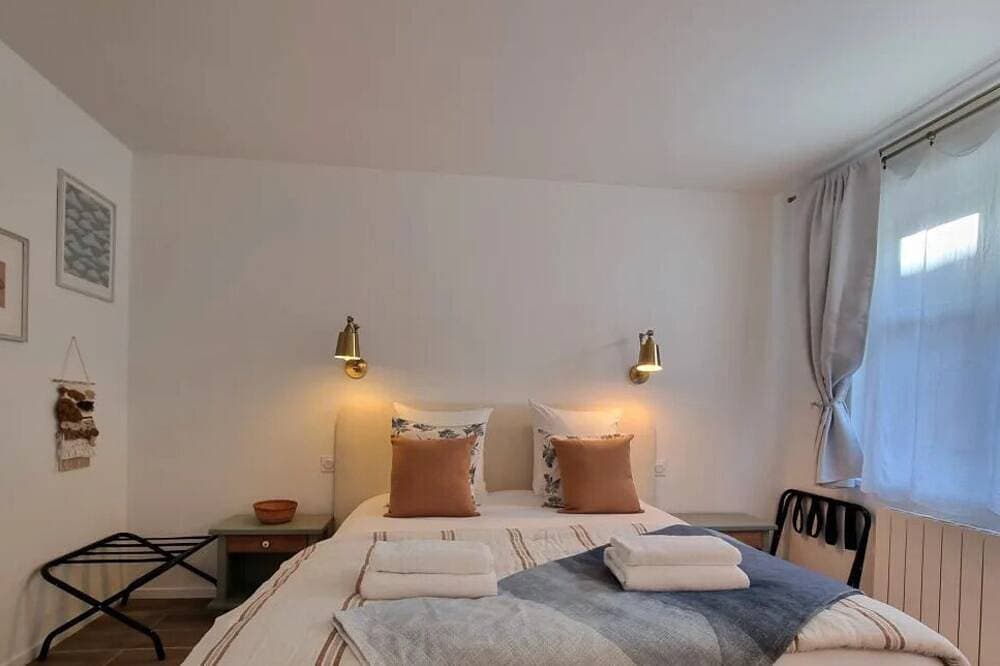 Foto 3 von 15: La Symphonie | Aufzug | Zentrum von Honfleur | 2 Personen