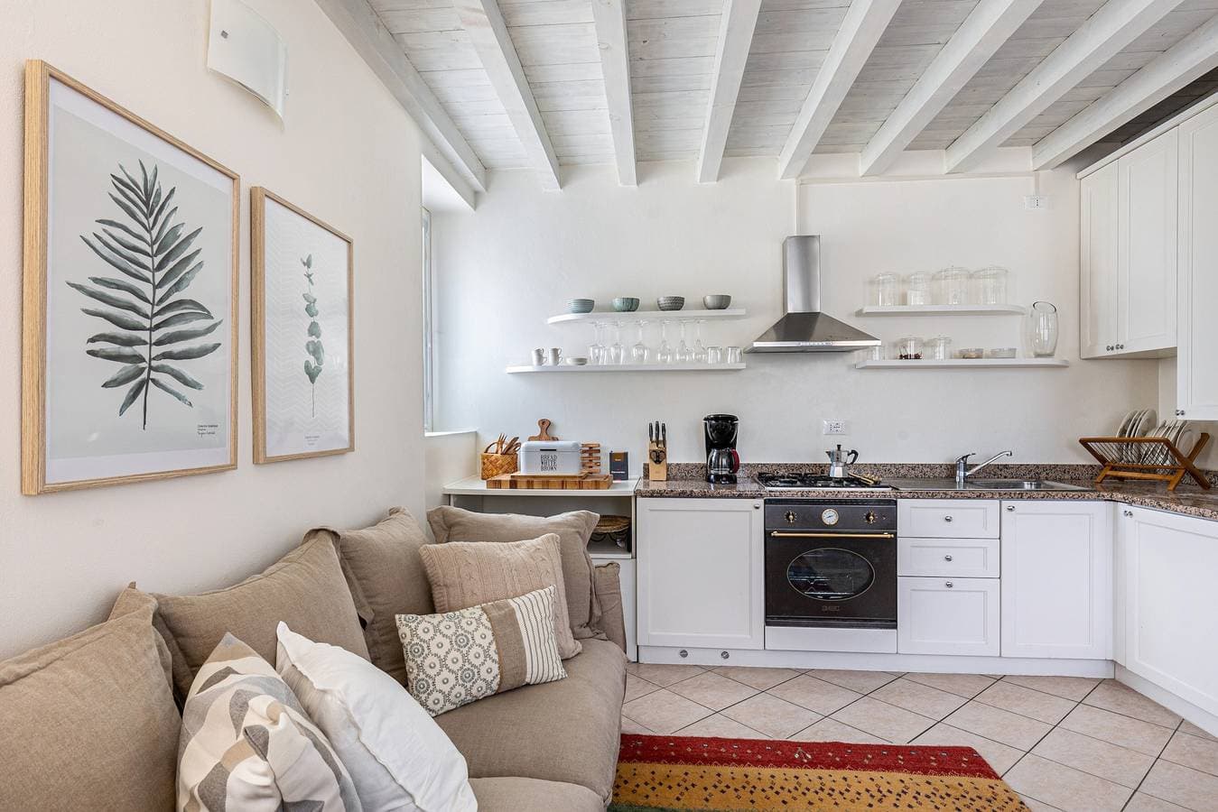 Foto 10 von 23: Ferienwohnung 'Nido Di Cisano' mit Blick auf den See, Gemeinschaftspool und Wi-Fi