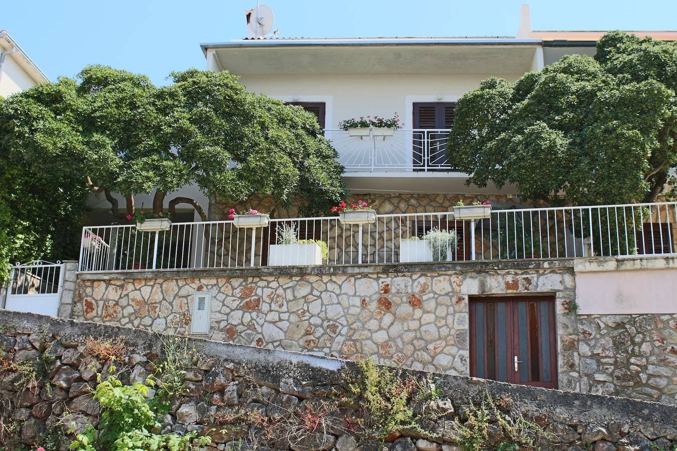 Foto 4 von 31: 1-Zimmer-Ferienwohnung mit Terrasse und Meerblick Jelsa, Hvar A-15348-b