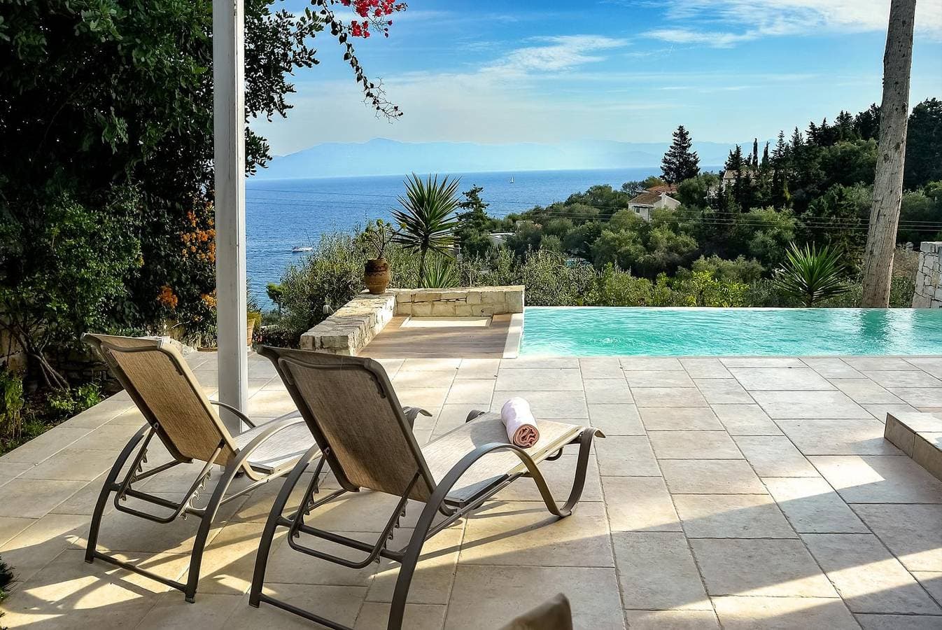 Foto 10 von 24: Villa für 4 Personen mit Terrasse