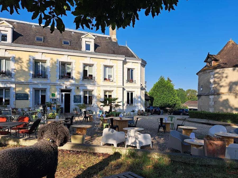Foto 12 von 28: Camping Chateau de Bouafles - Mobilheim 4 personen - Premium Bord de Seine - 194 - 2 Schlafzimmer