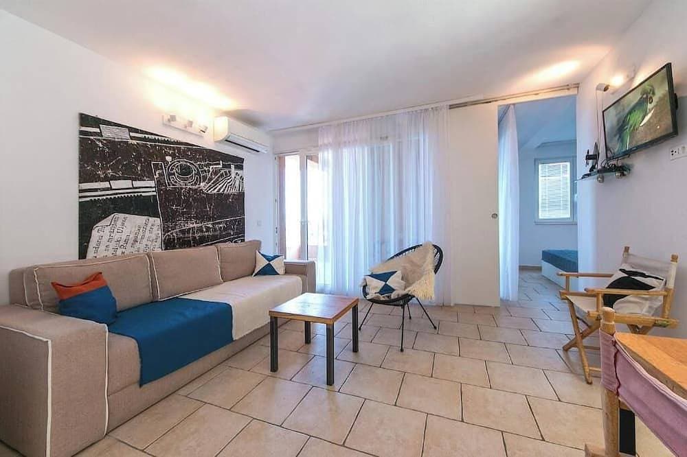 Foto 6 von 11: Villa Ivka Apartment C- 2 BRs 2 bathrooms, loggia and terrace with grill
