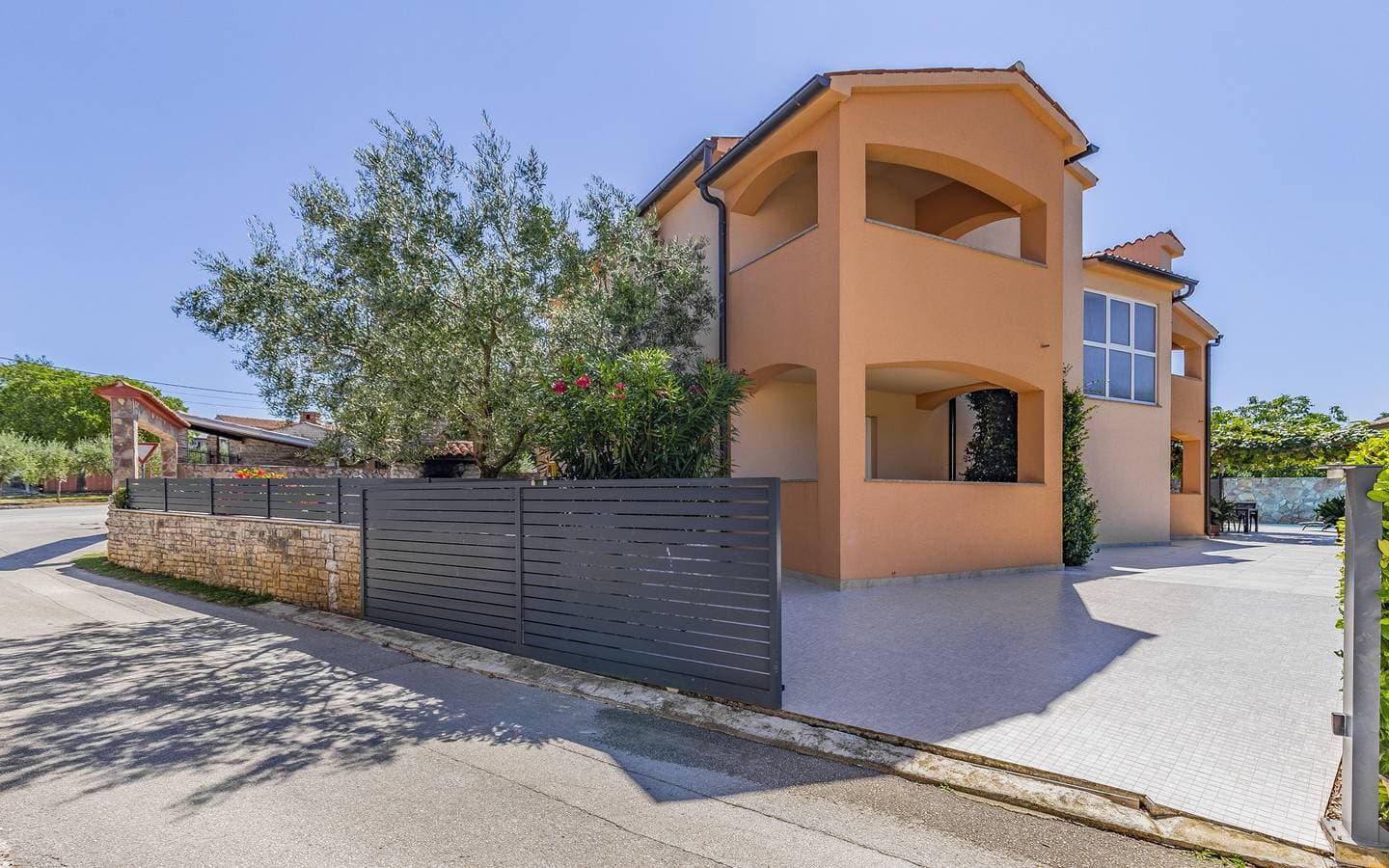 Foto 4 von 57: Villa für 13 Personen mit Pool