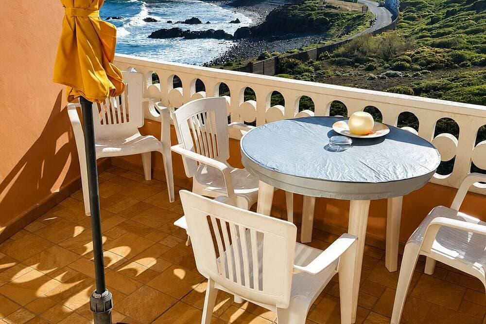 Foto 12 von 30: Relax Penthouse Meer- und Bergblick direkt an der Küste mit Meeresrauschen