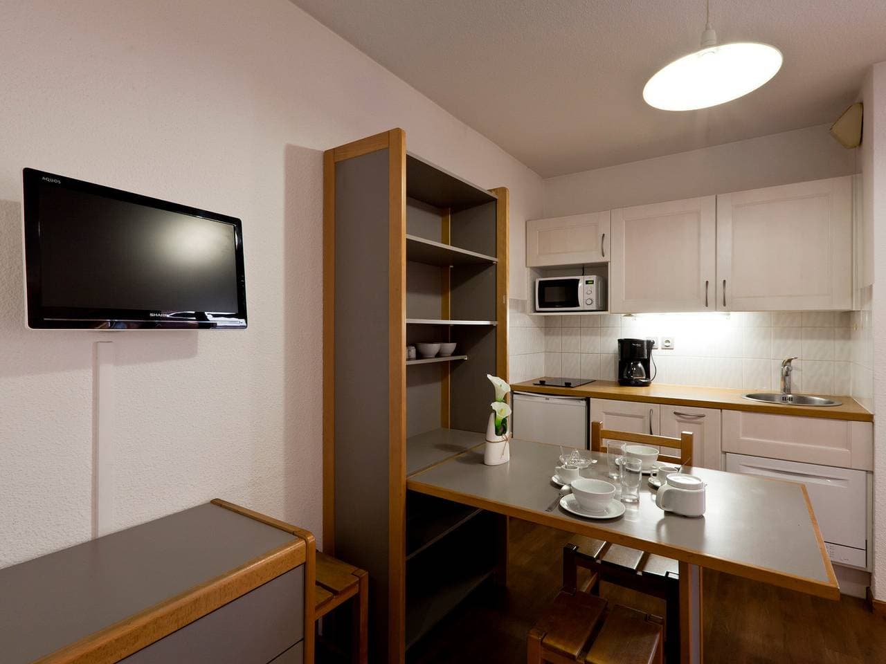 Foto 9 von 21: Gemütliches Studio für 2 mit Balkon und WiFi in Brides-les-Bains
