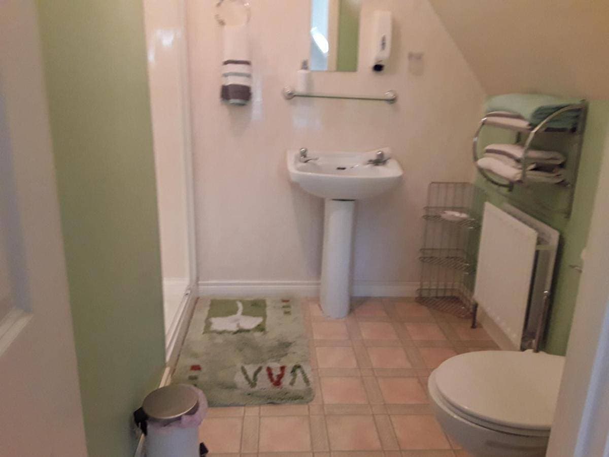 Foto 2 von 12: Family Room with Shower