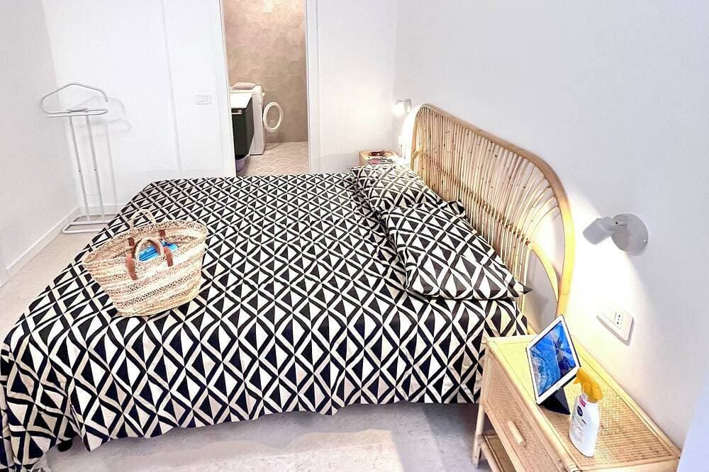 Foto 8 von 30: Bay of Saracens, renovated apartment 6 people with garden parking space
