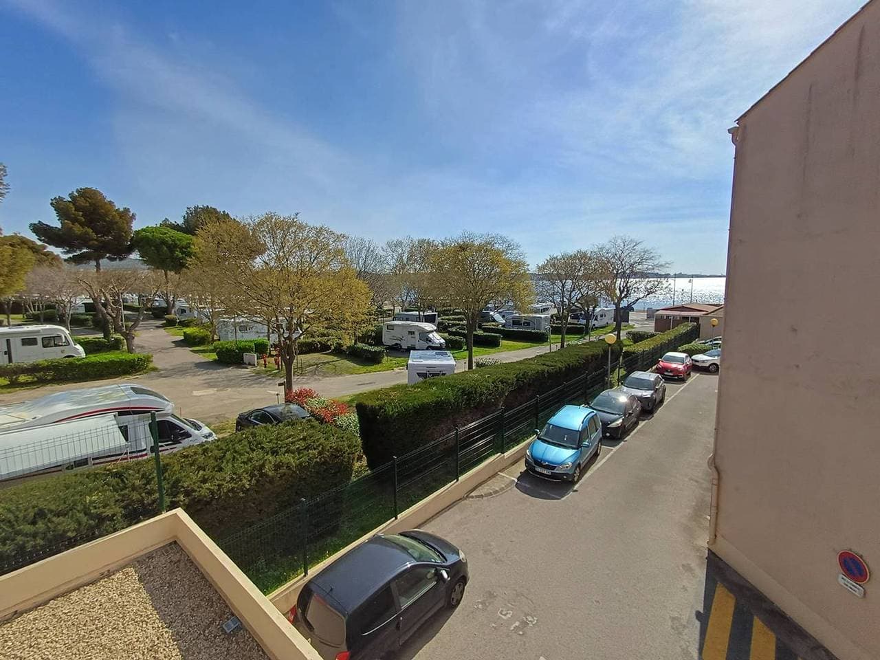 Foto 8 von 11: Gemütliches 2-Sterne-T2-Apartment mit Parkplatz in der Nähe des Thau-Sees