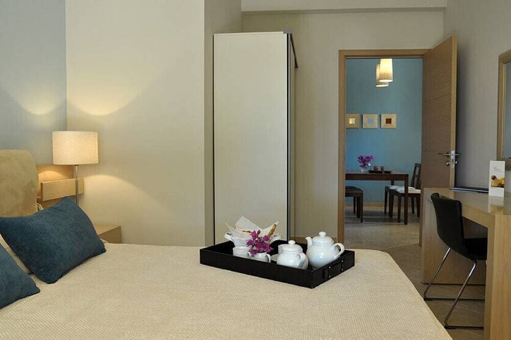 Foto 5 von 15: Astarte Villas - Coco Palm Deluxe 2 Bedroom Apartment N2