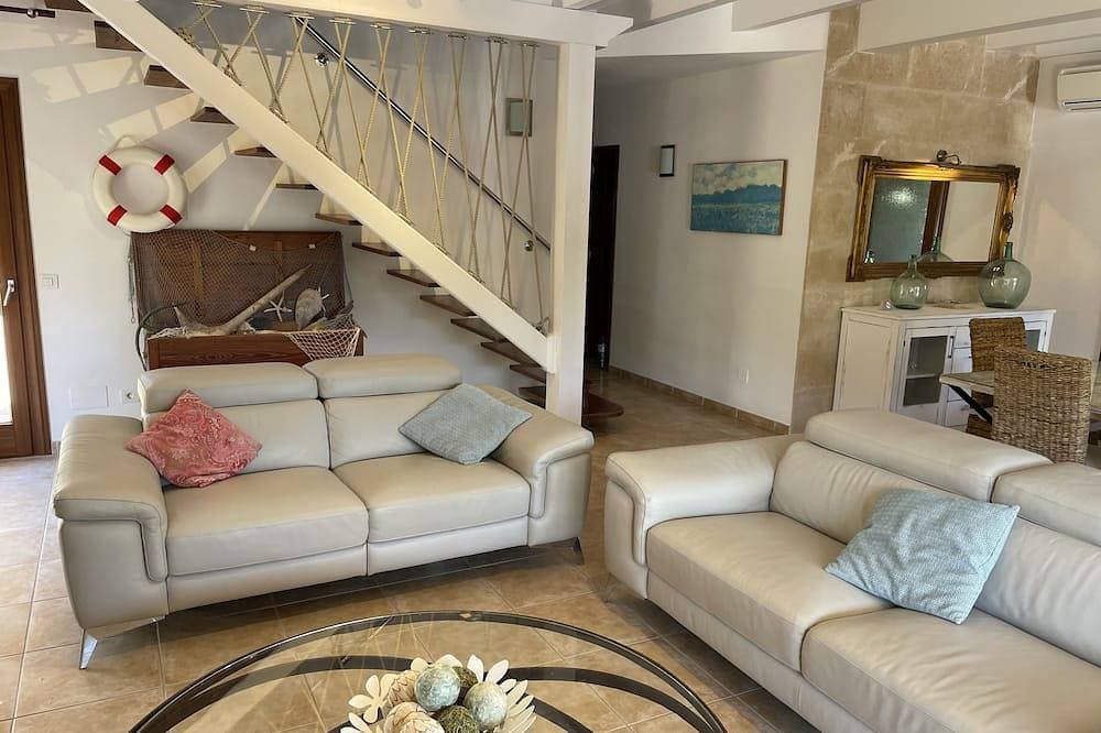 Foto 12 von 30: Familienvilla mit privatem Pool, Jacuzzi, großem Garten und Freizeitbereich