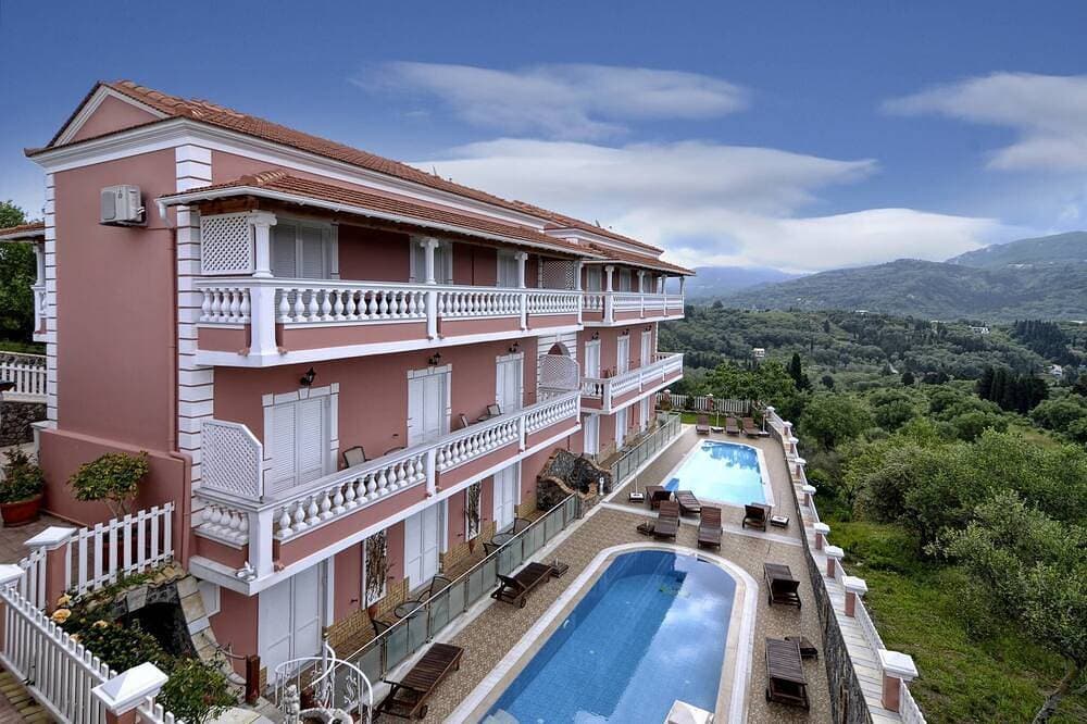 Angela Pool Maisonette Agios Georgios 1
