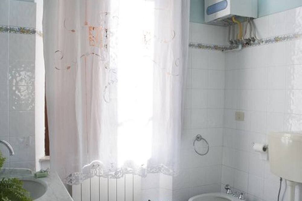 Foto 10 von 30: Schmetterlingshaus. Wohnung in der Villa. Gemeinschaftspool und großer Park