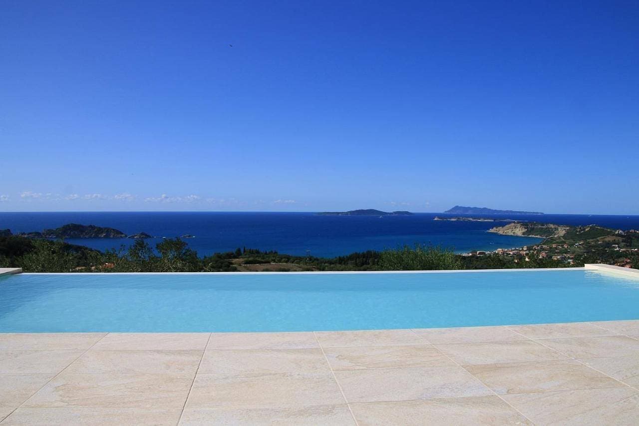 Foto 4 von 50: Villa with Private Pool