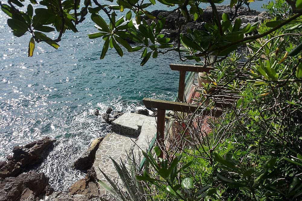 Foto 11 von 30: Luxusvilla in Tellaro, in einem Kontext von wunderschöner Schönheit, direkt am Meer.