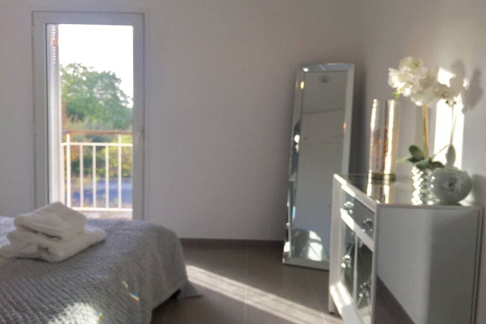 Foto 6 von 30: 3 Schlafzimmer Neu Erneuert Moderner Stil Und Komfort.