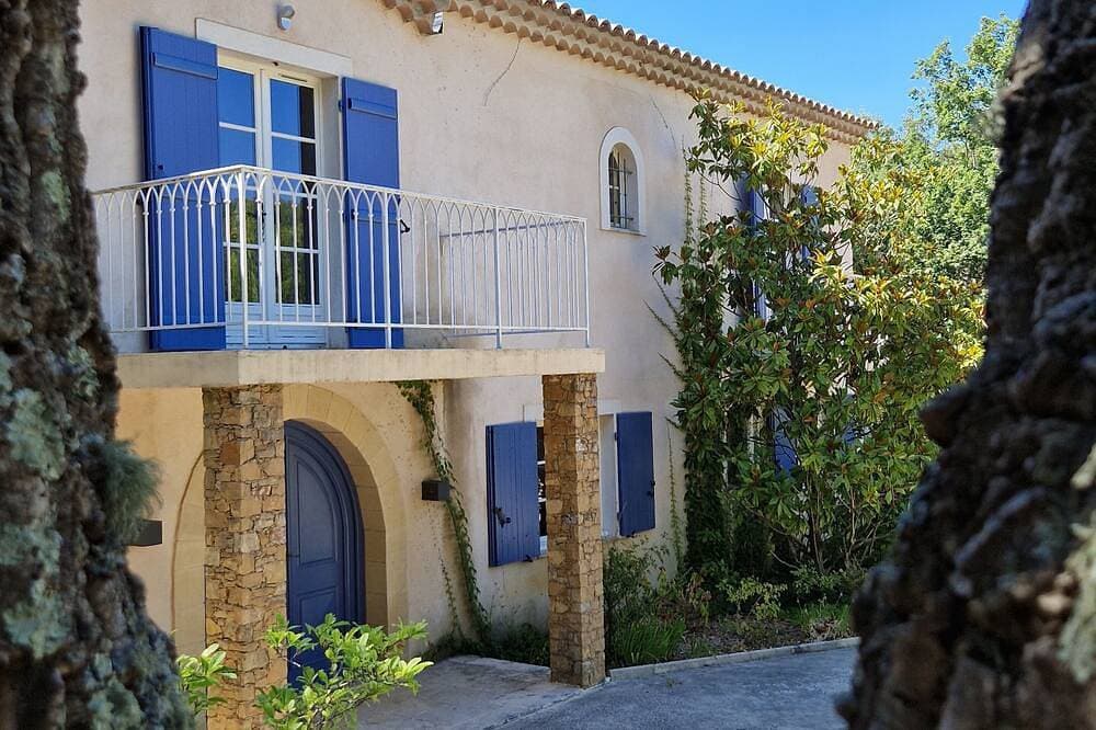 Family Villa in the Bay of Saint-Tropez 1